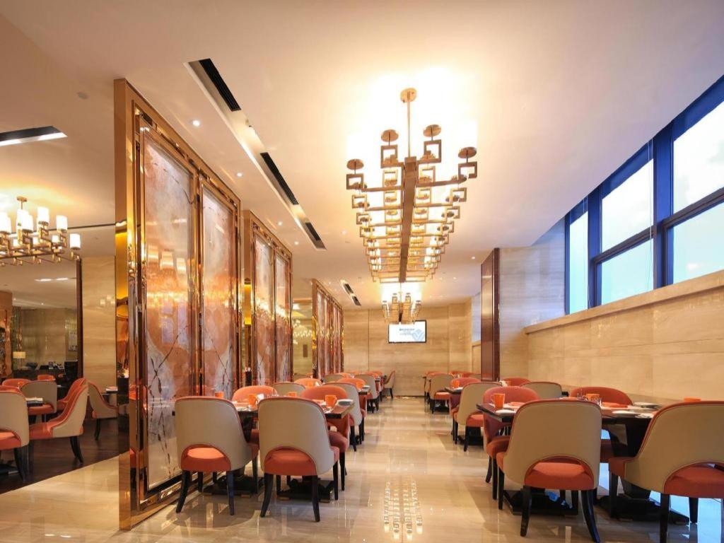 מלון Wyndham Grand Plaza Royale Huayu צ'ונגקינג מראה חיצוני תמונה