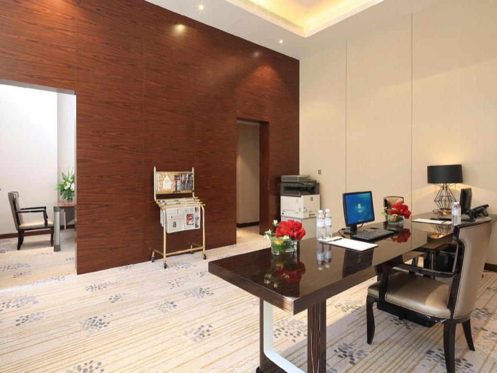 מלון Wyndham Grand Plaza Royale Huayu צ'ונגקינג מראה חיצוני תמונה