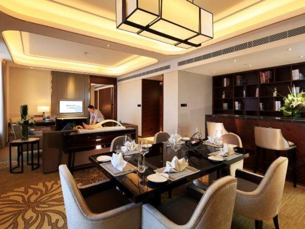 מלון Wyndham Grand Plaza Royale Huayu צ'ונגקינג מראה חיצוני תמונה