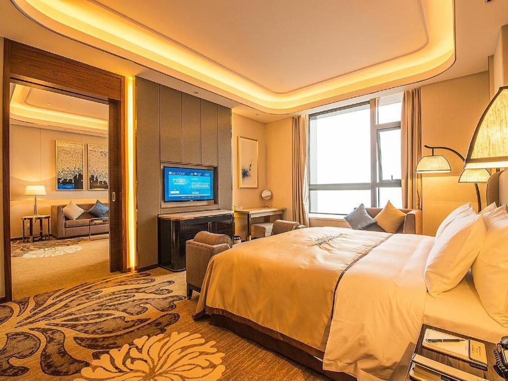 מלון Wyndham Grand Plaza Royale Huayu צ'ונגקינג מראה חיצוני תמונה